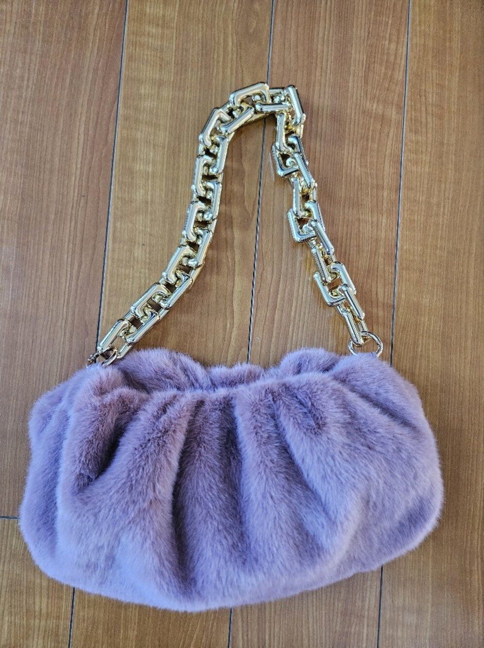 NEVER USED Lavender Faux Fur Shoulder Bag w/Chunky Gold Chain Strap